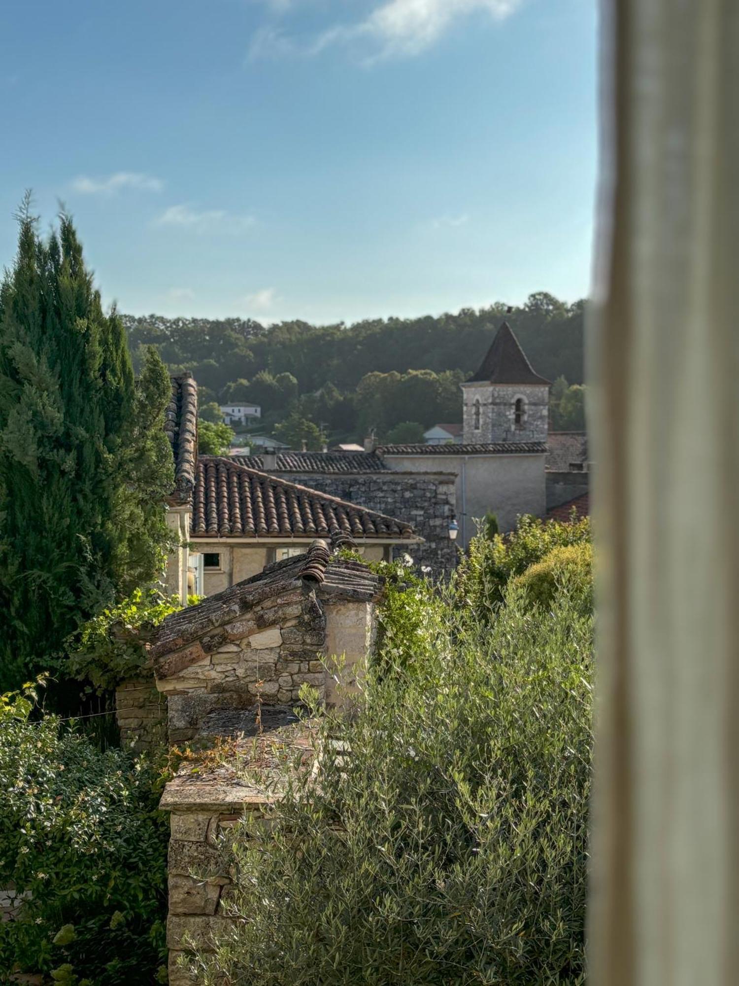 Le Coucou Montcuq Bed & Breakfast ภายนอก รูปภาพ
